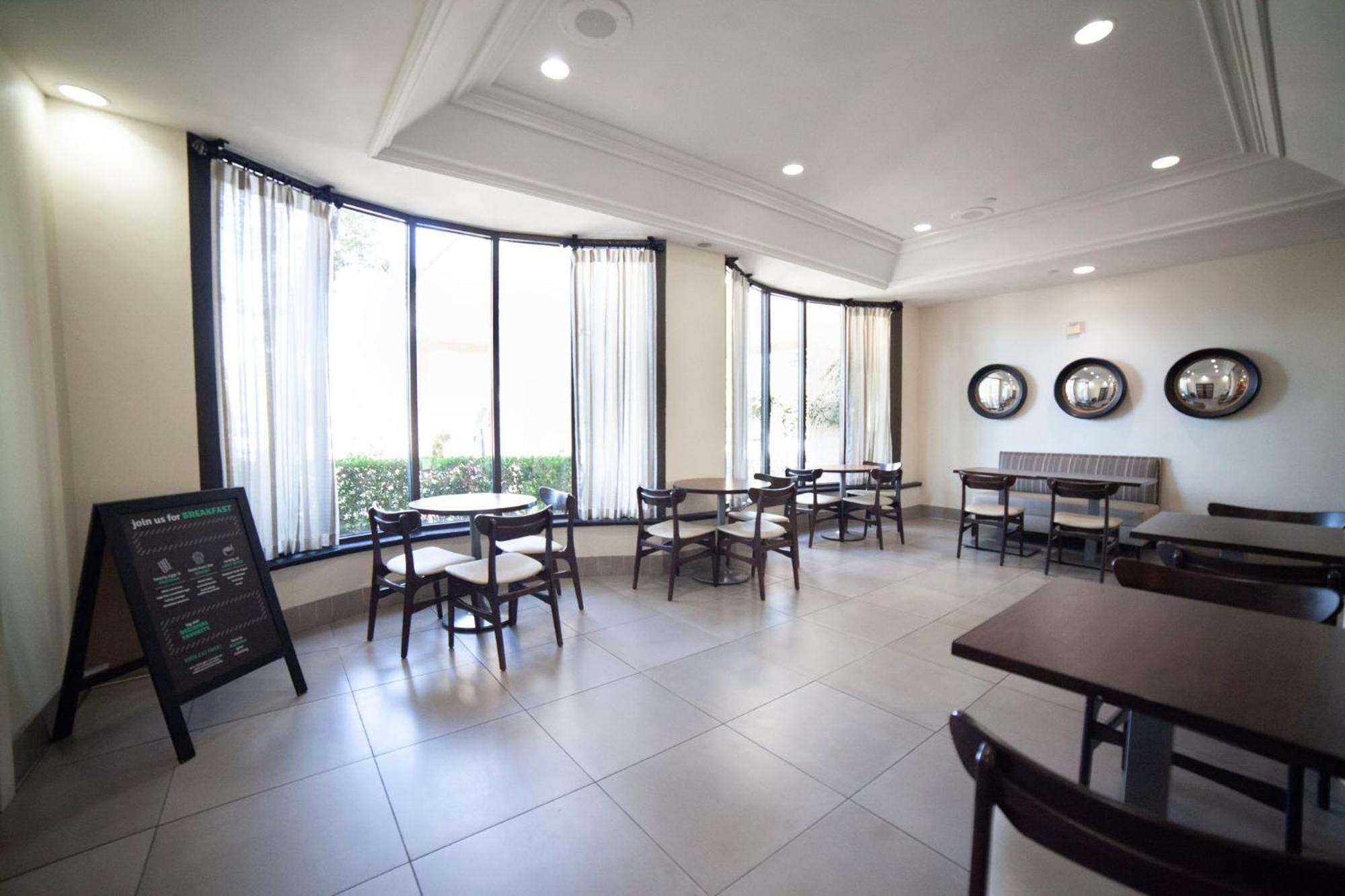 Holiday Inn Irving Las Colinas By Ihg Exterior foto